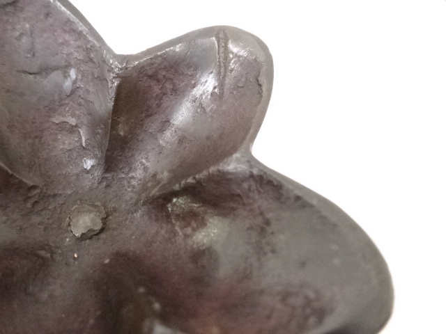  釜師高木治良兵衛造　紫銅突羽根蓋置（共箱）